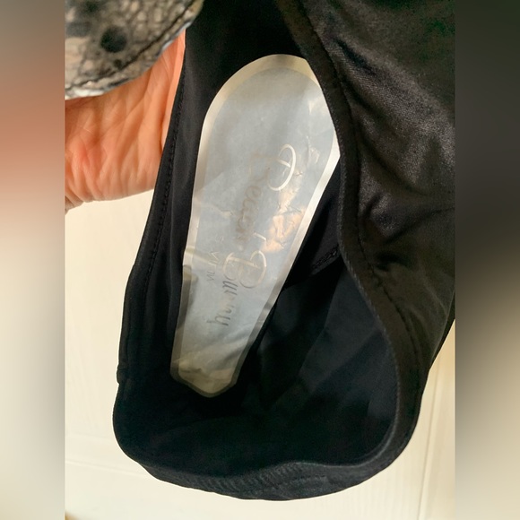 NWOT BEACH BUNNY One Piece Swimsuit size XS - Picture 4 of 6